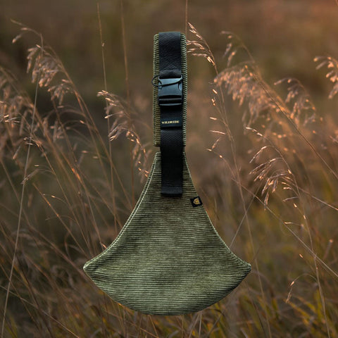 WILDRIDE Kleinkindtrage Olive green rib cord Olivgrün